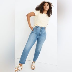 Madewell Petite Classic Straight Jean in Nearwood Wash